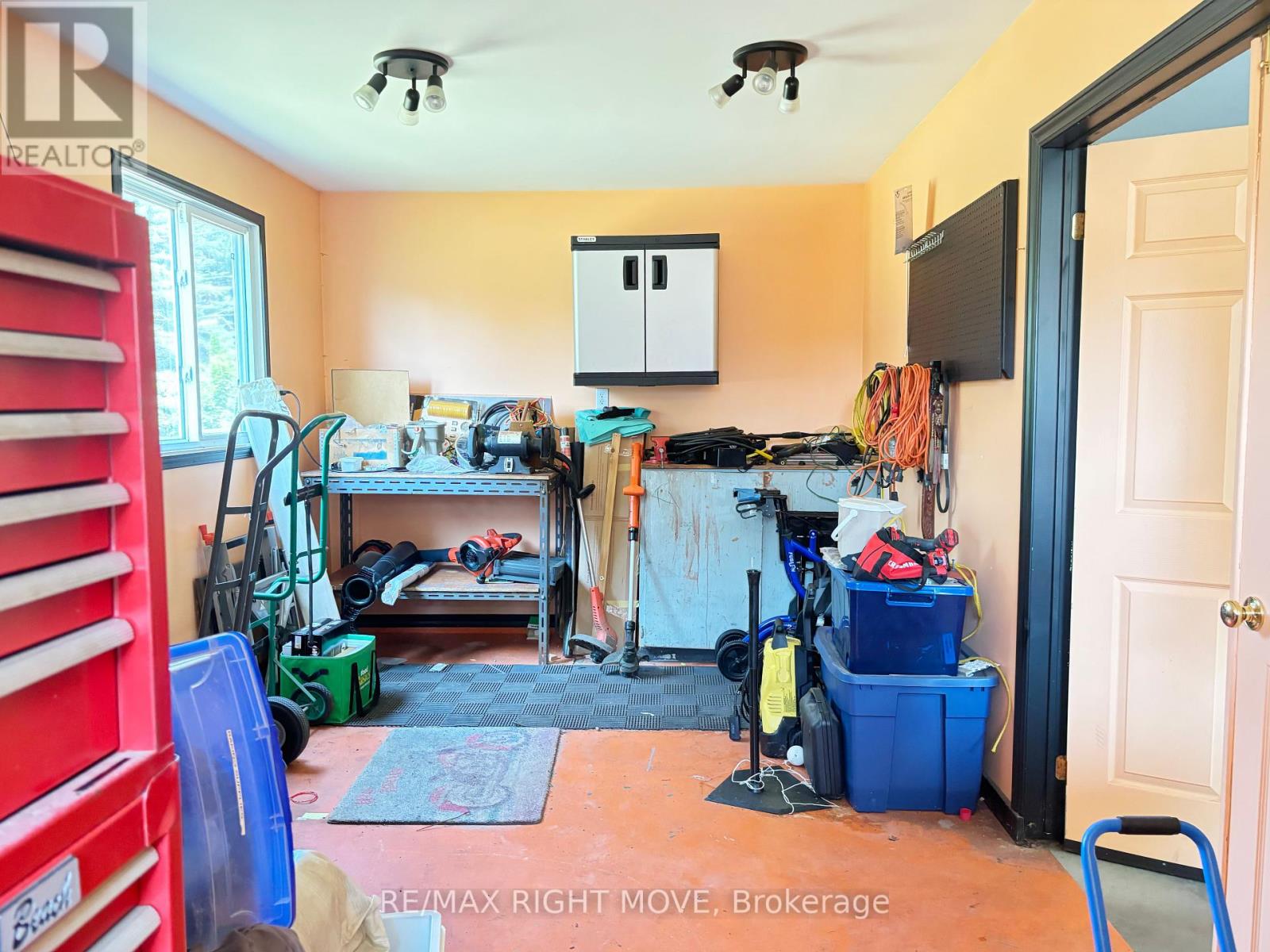 Photo 18 of 116 Mill Street E, Springwater ON