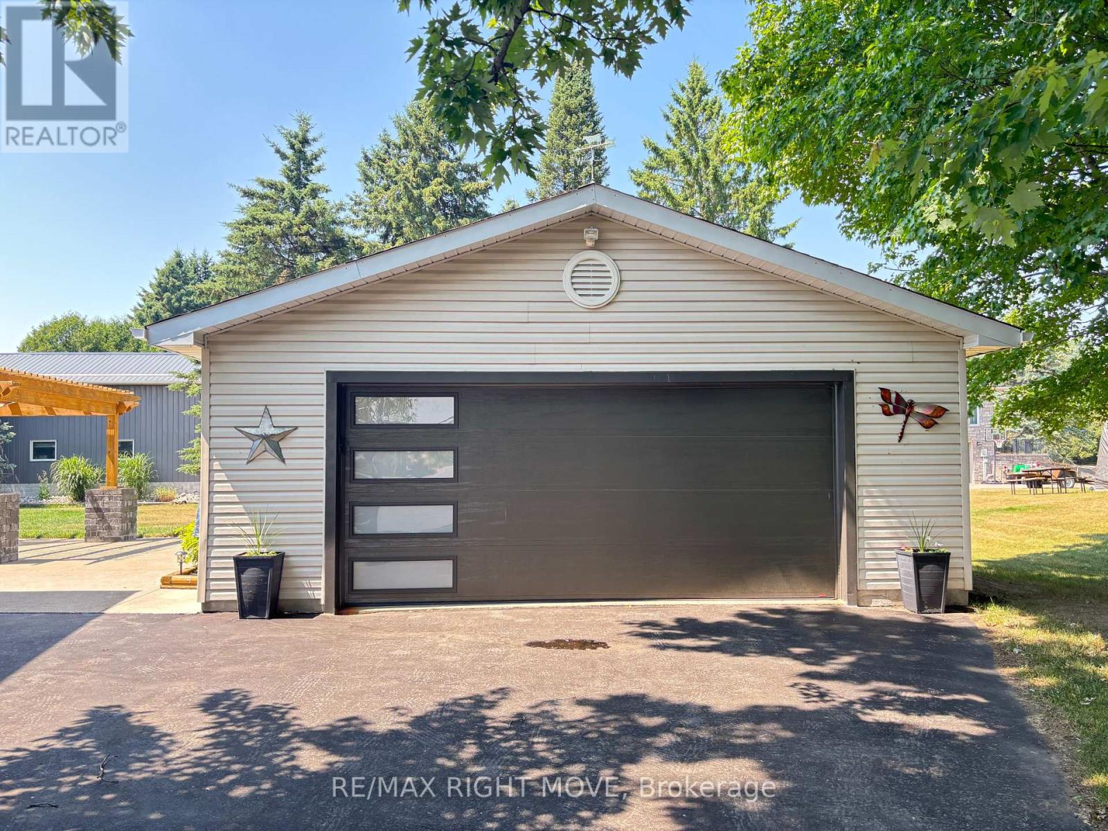 Photo 2 of 116 Mill Street E, Springwater ON