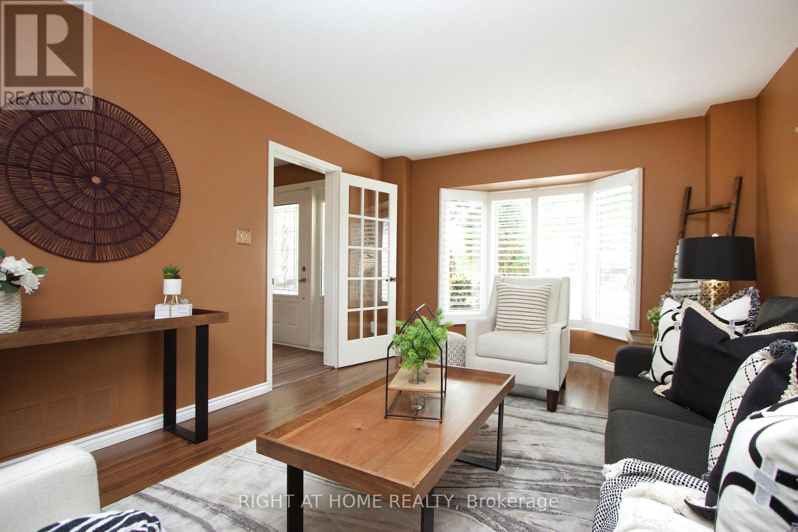 Photo 44 of 102 Hialeah Crescent, Whitby ON