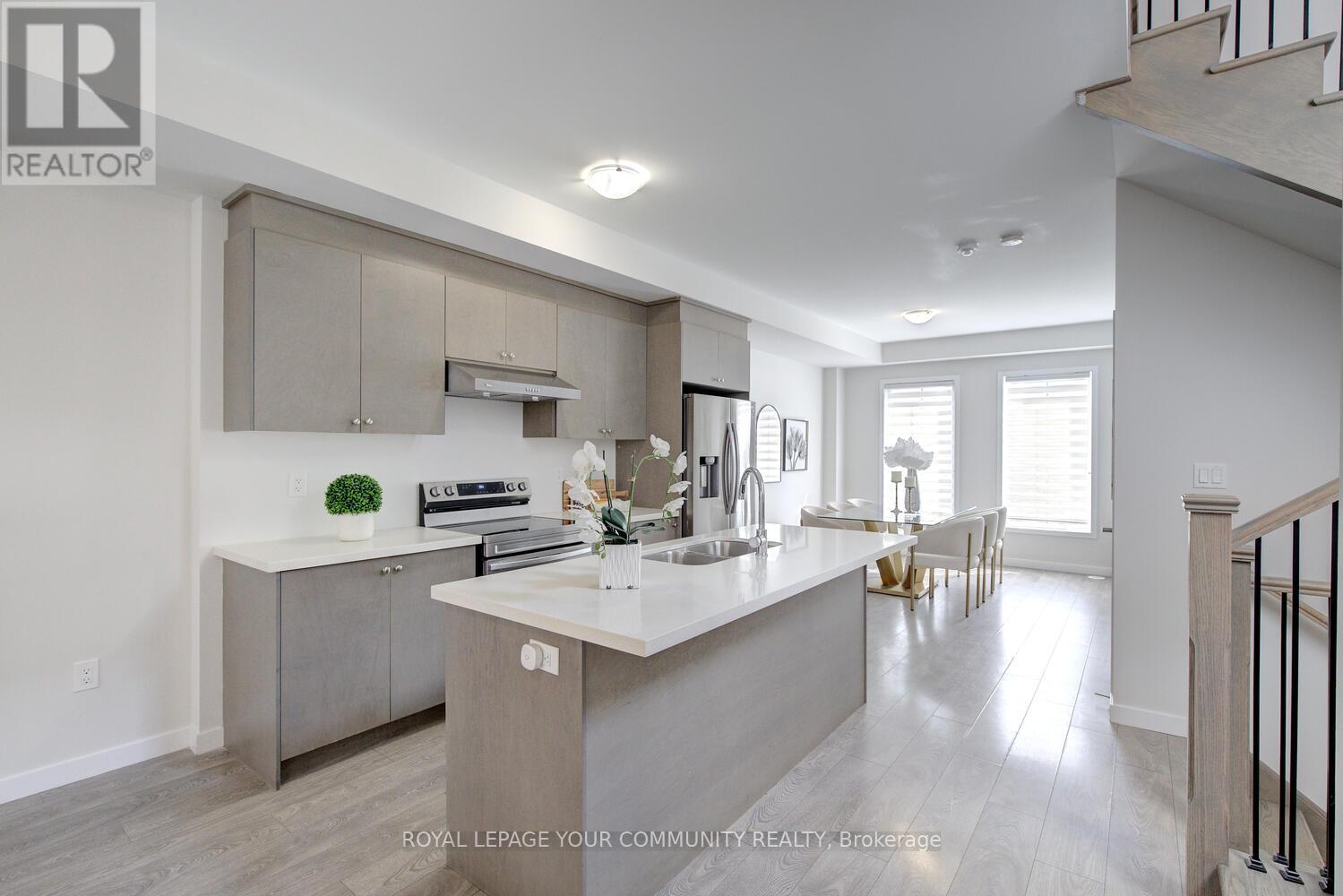 Photo 10 of 8 10270 Keele Street, Vaughan ON