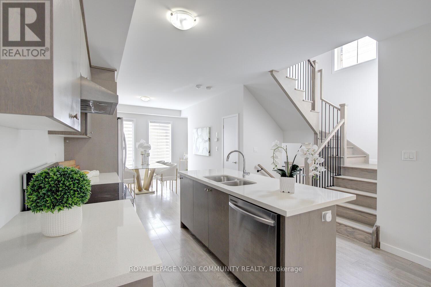 Photo 11 of 8 10270 Keele Street, Vaughan ON