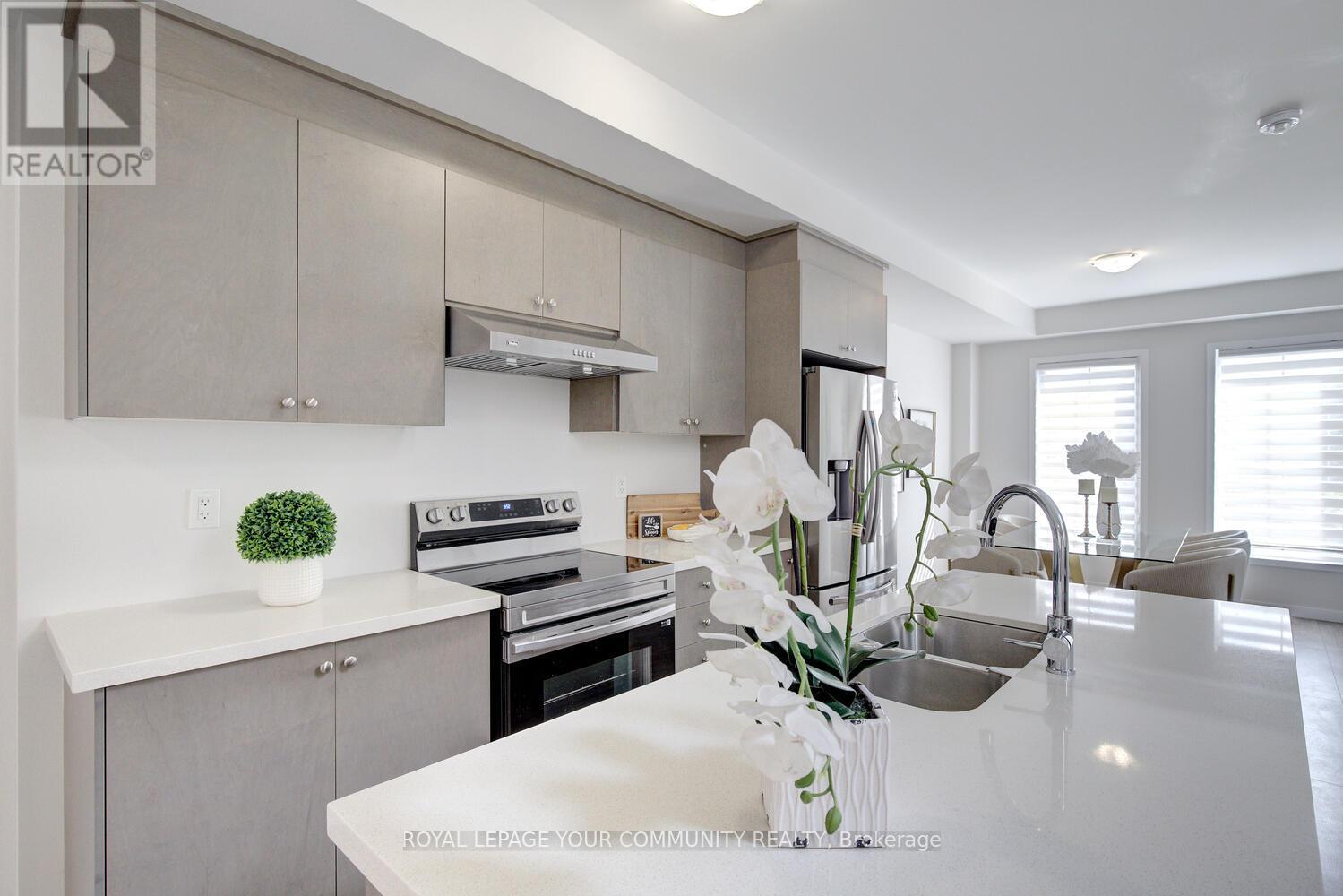 Photo 13 of 8 10270 Keele Street, Vaughan ON