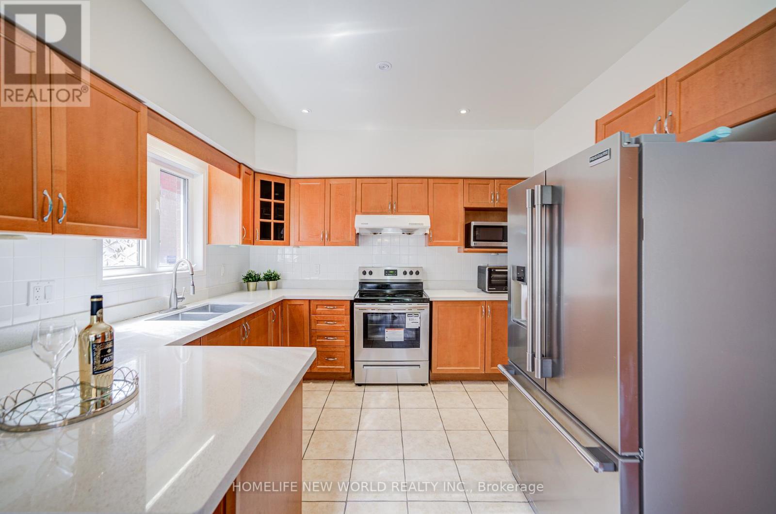 Photo 26 of 25 Abilene Court, Richmond Hill ON