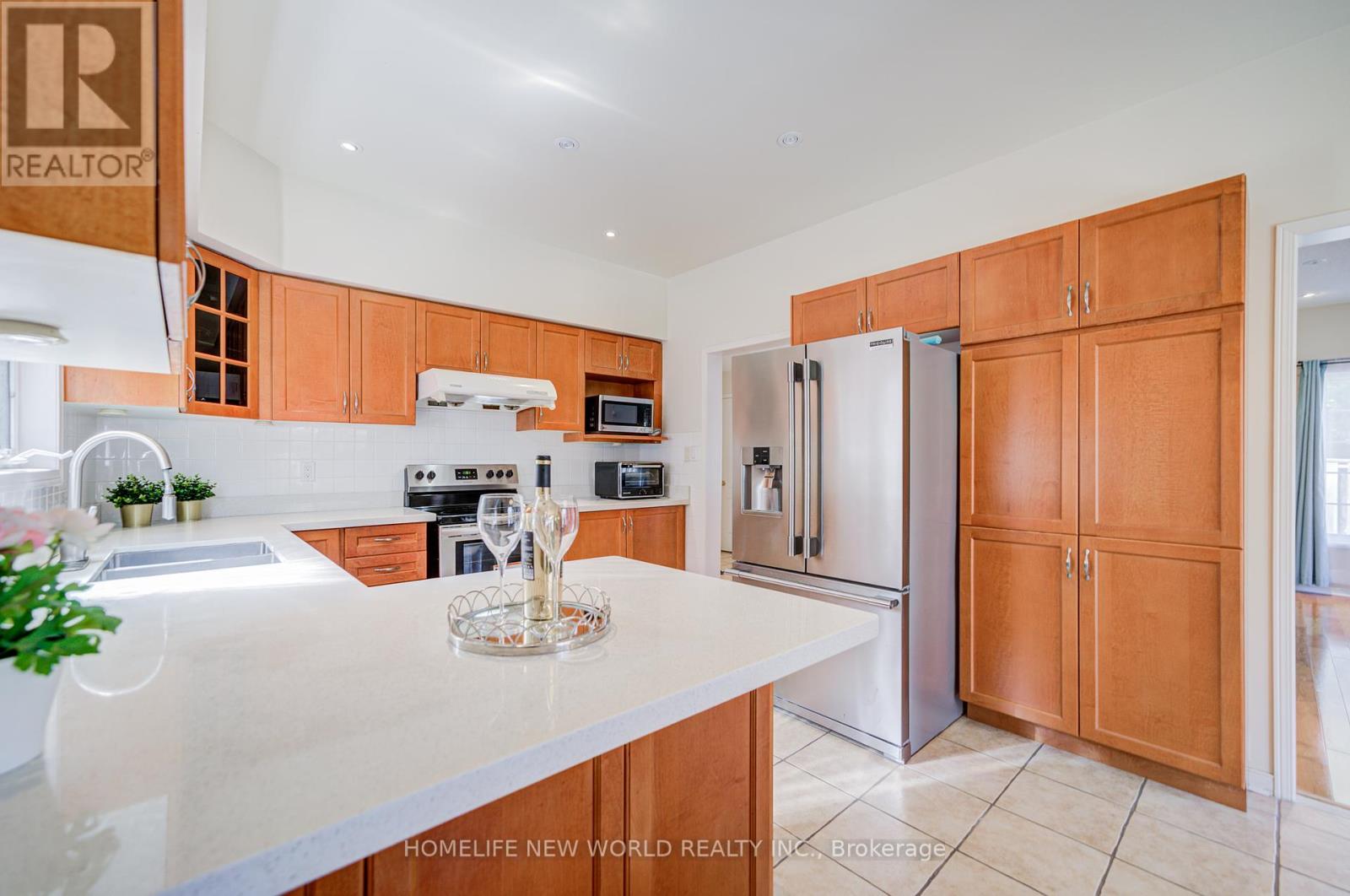 Photo 28 of 25 Abilene Court, Richmond Hill ON
