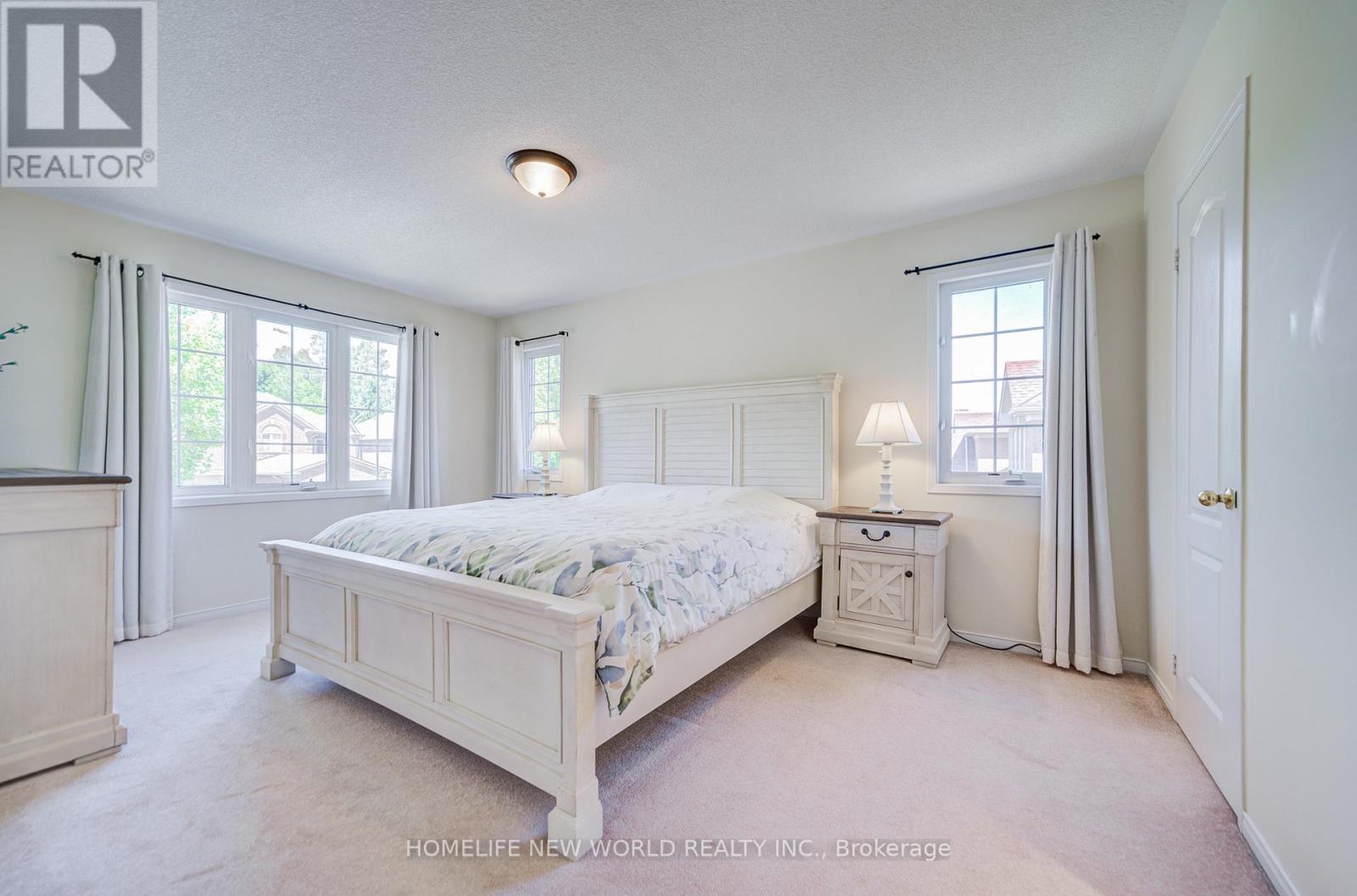 Photo 35 of 25 Abilene Court, Richmond Hill ON