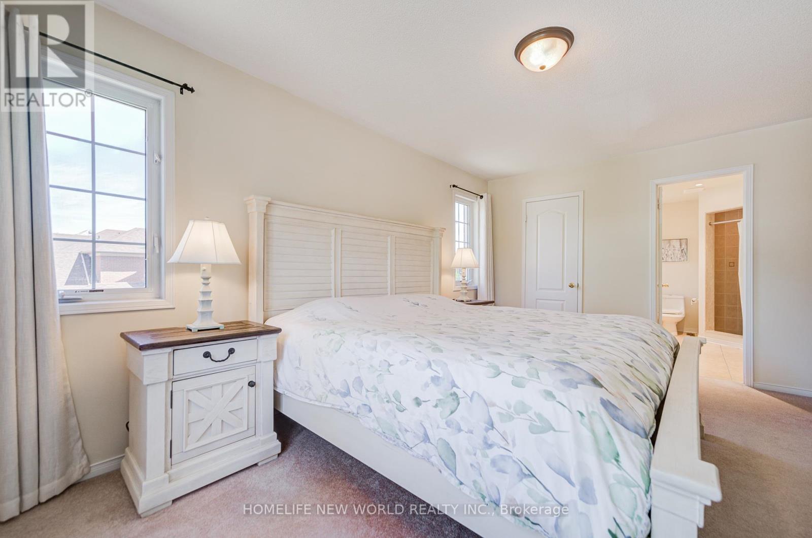 Photo 36 of 25 Abilene Court, Richmond Hill ON