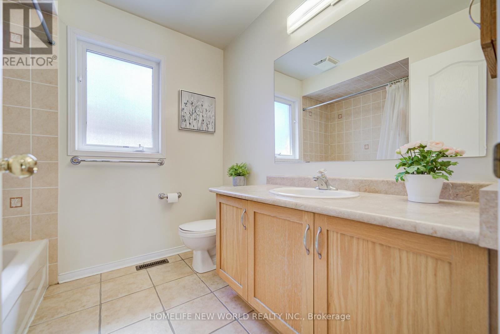 Photo 44 of 25 Abilene Court, Richmond Hill ON