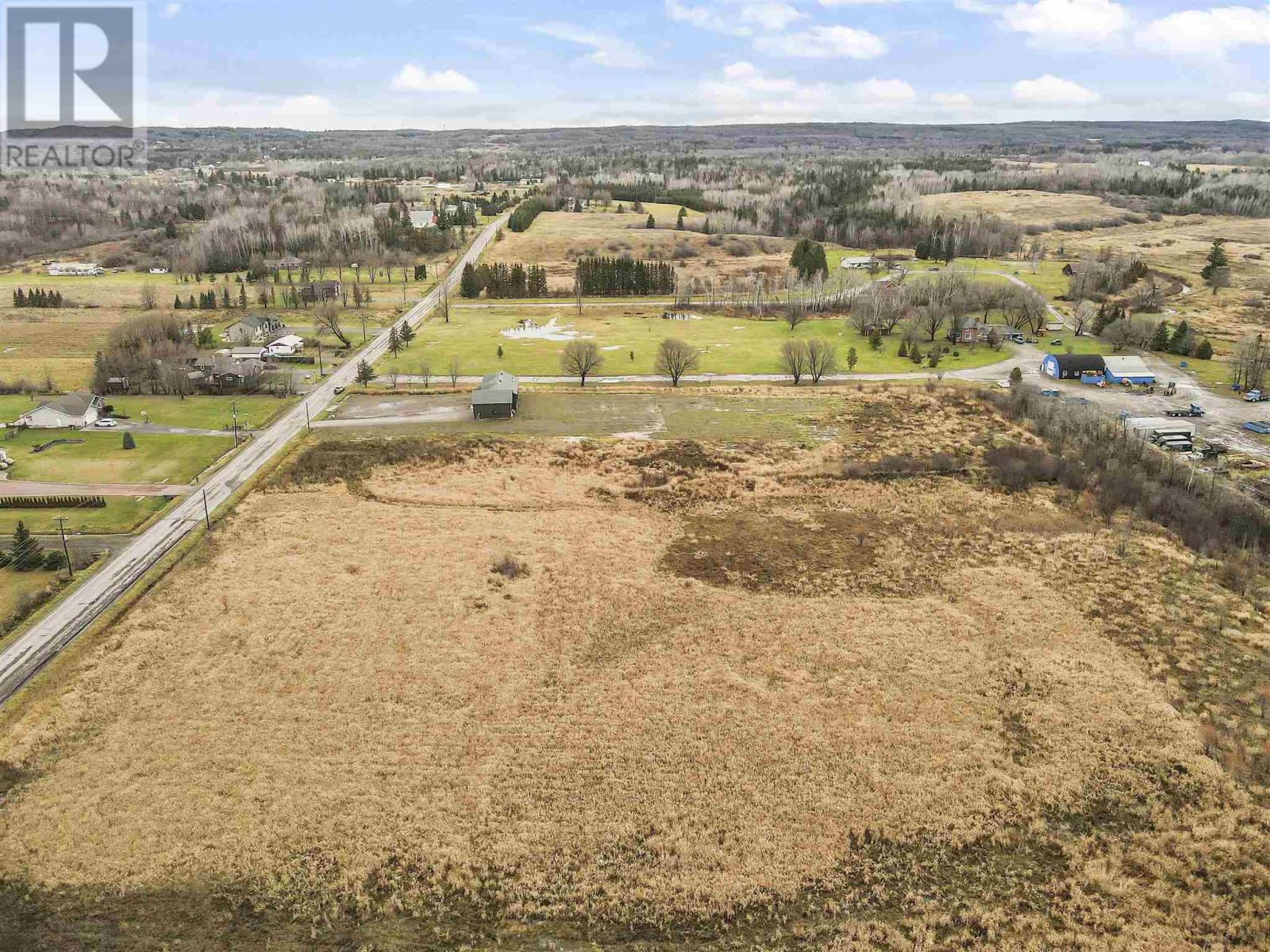 Photo 4 of 512 Allens Side Rd, Sault Ste Marie ON
