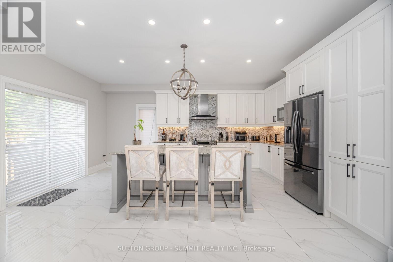 Photo 16 of 16 Westminster Circle, Barrie ON