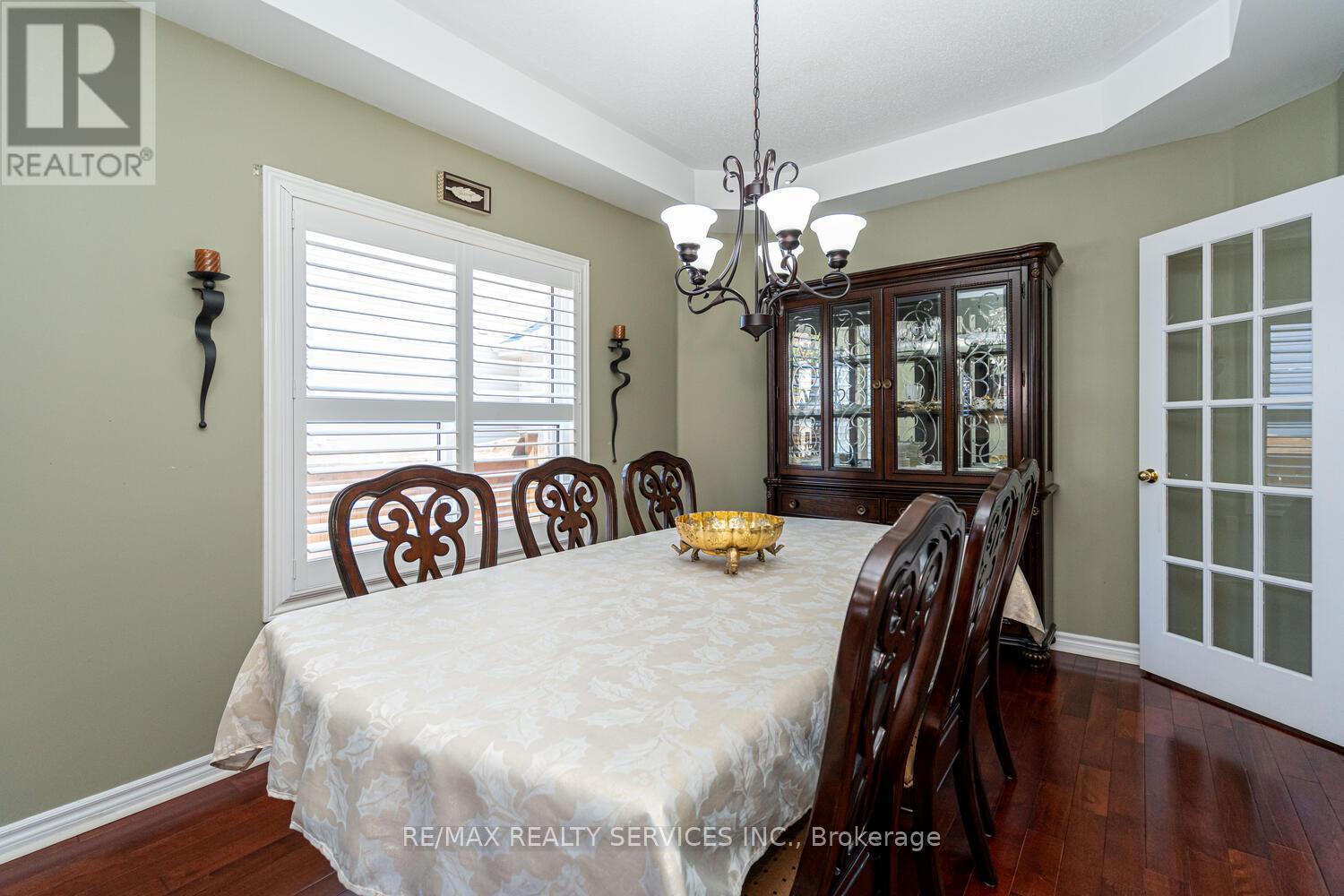 Photo 17 of 22 Sovereigns Gate, Barrie ON