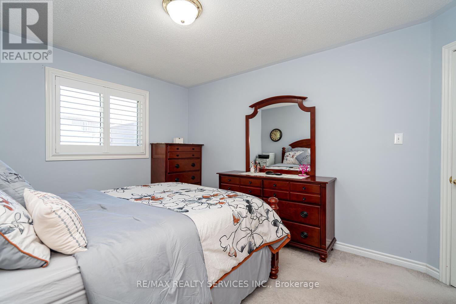 Photo 34 of 22 Sovereigns Gate, Barrie ON