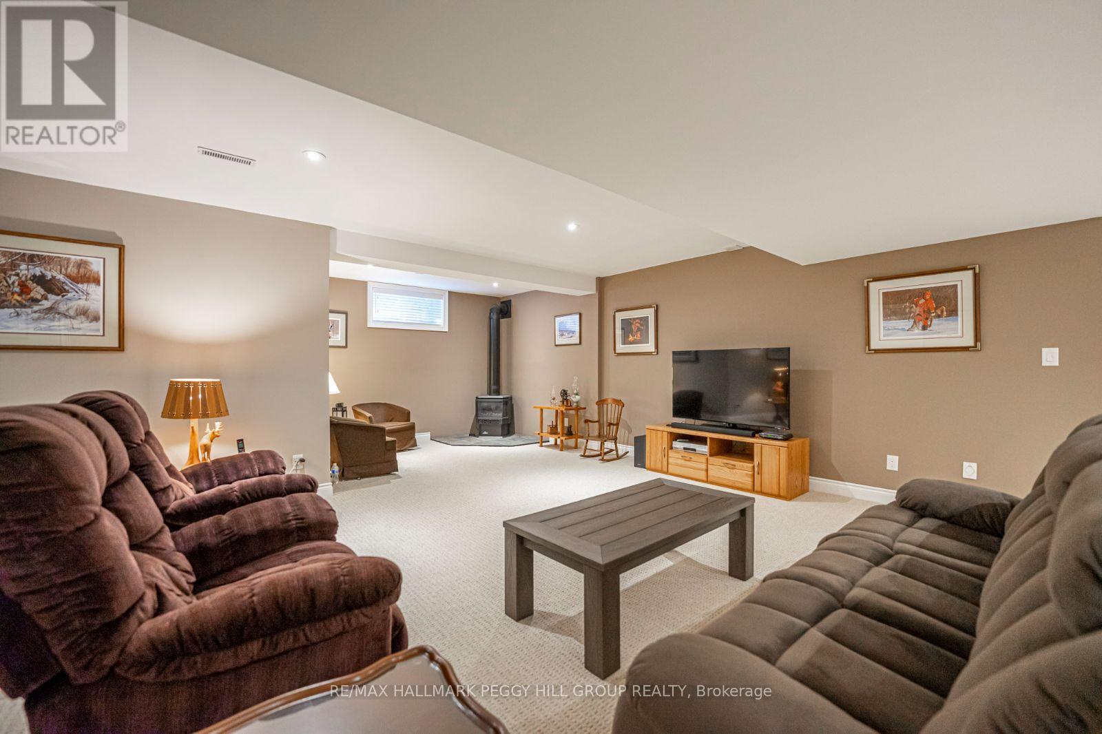 Photo 18 of 126 Mennill Drive, Springwater ON