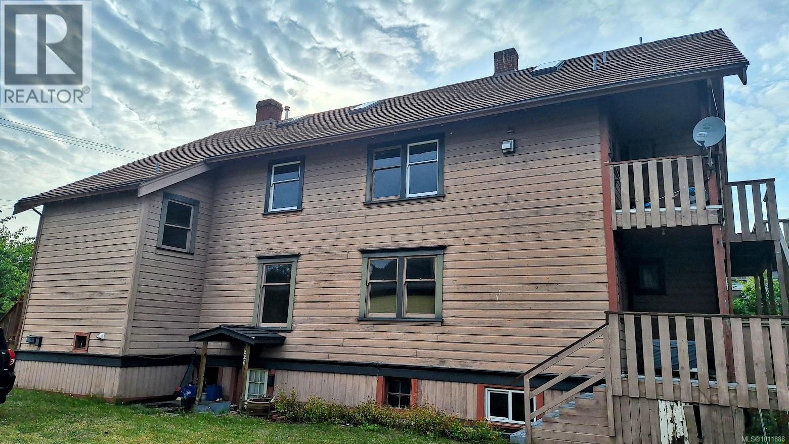 220 Michigan St - 5