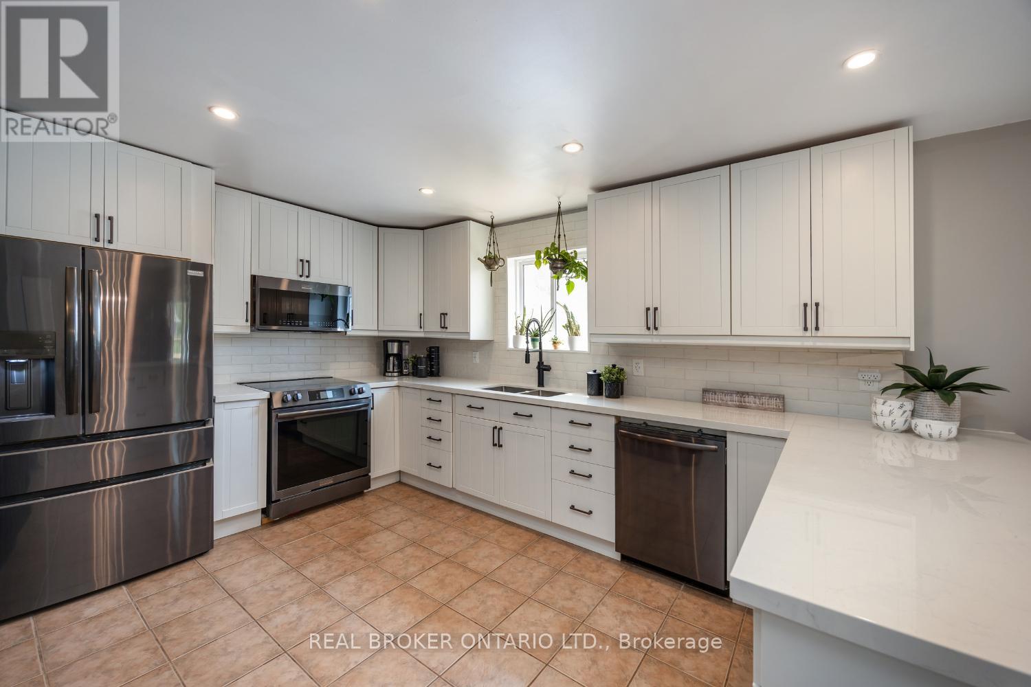 Photo 16 of 15471 County Road 2, Brighton ON