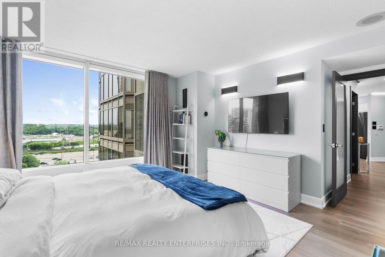 Photo 10 of 1208 1 Palace Pier Court, Toronto ON