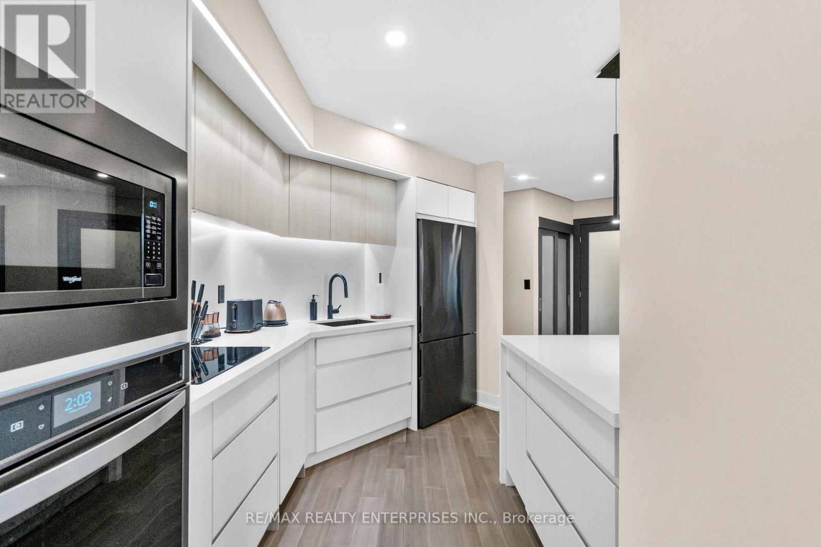 Photo 21 of 1208 1 Palace Pier Court, Toronto ON