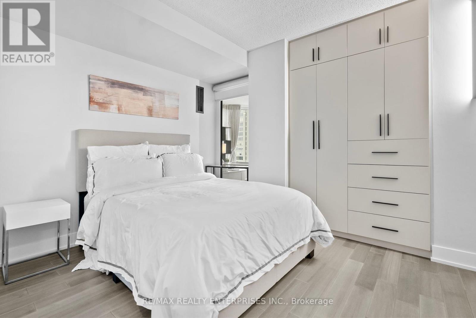 Photo 16 of 1208 1 Palace Pier Court, Toronto ON
