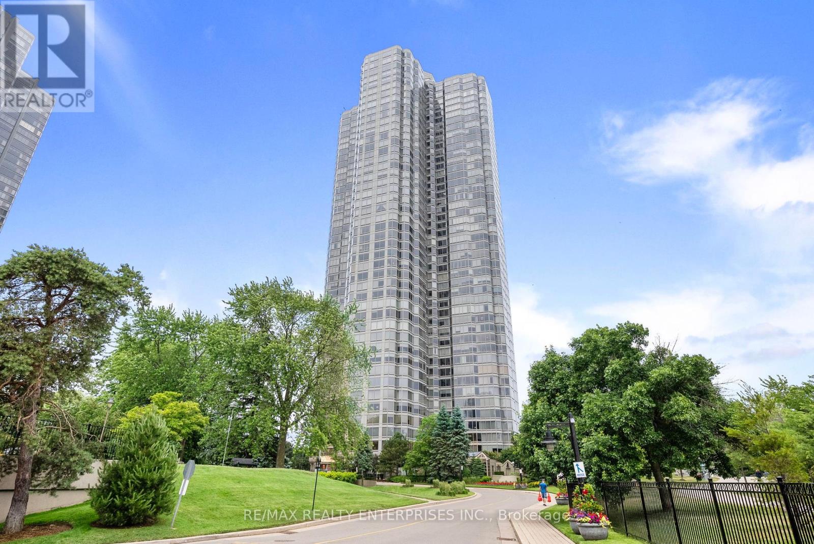 Photo 32 of 1208 1 Palace Pier Court, Toronto ON