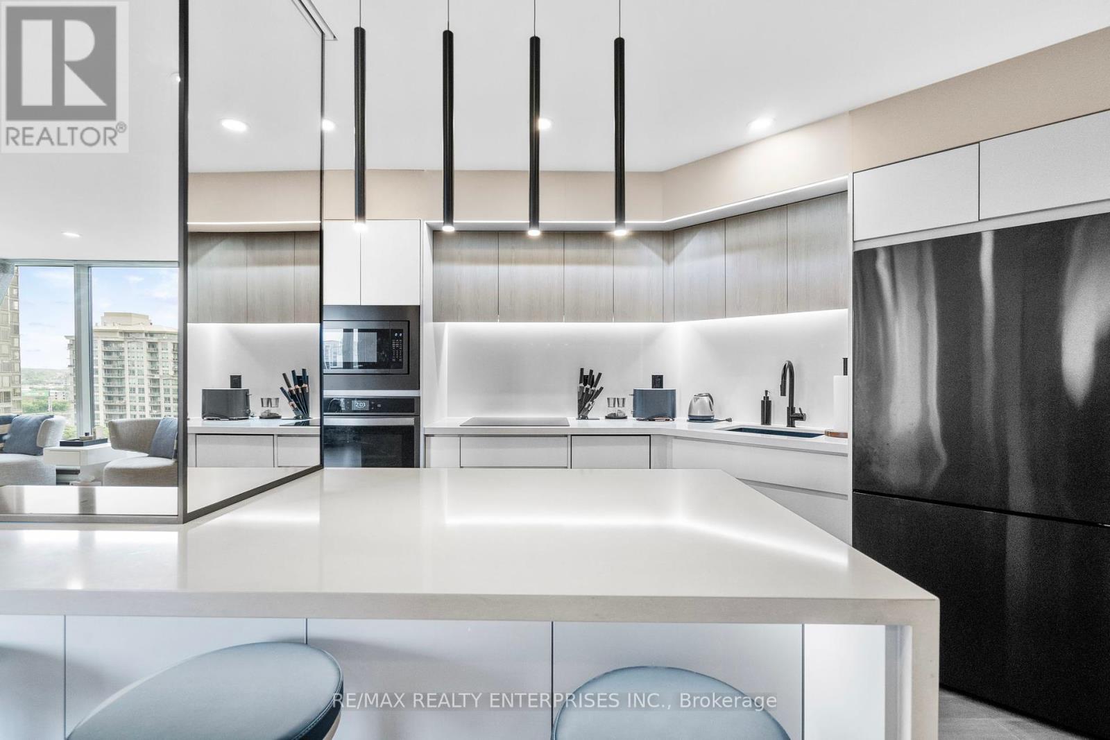 Photo 5 of 1208 1 Palace Pier Court, Toronto ON