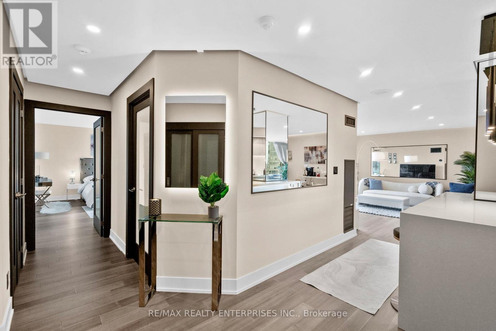 Photo 6 of 1208 1 Palace Pier Court, Toronto ON