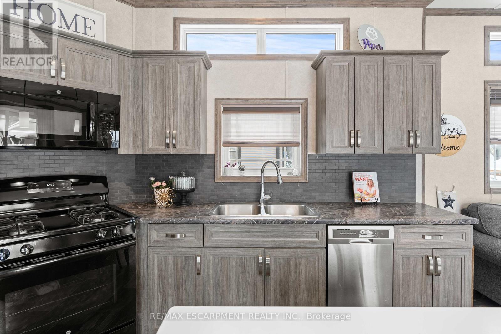 Photo 11 of 10 Oak 4449 Milburough Line, Burlington ON