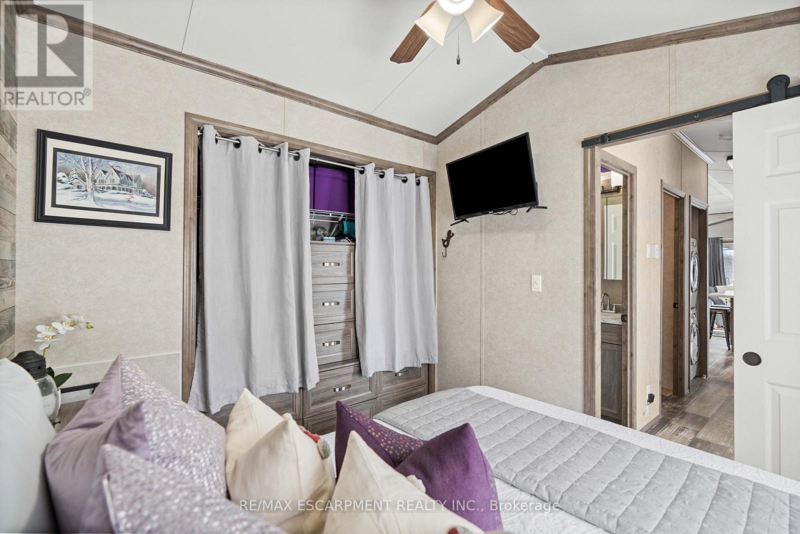 Photo 16 of 10 Oak 4449 Milburough Line, Burlington ON