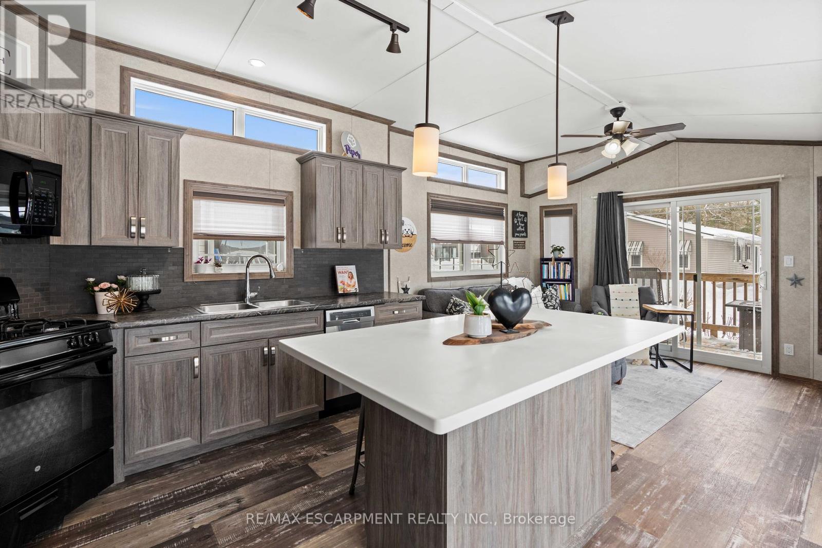 Photo 6 of 10 Oak 4449 Milburough Line, Burlington ON