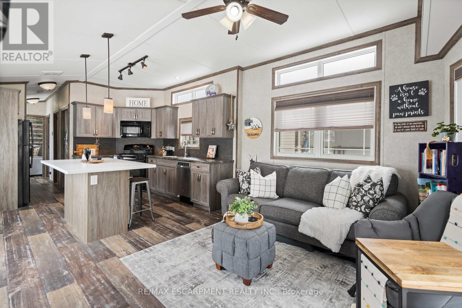 Photo 8 of 10 Oak 4449 Milburough Line, Burlington ON