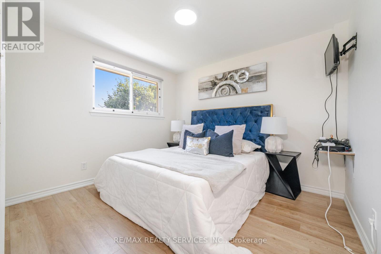 Photo 22 of 139 Rutherford Road N, Brampton ON