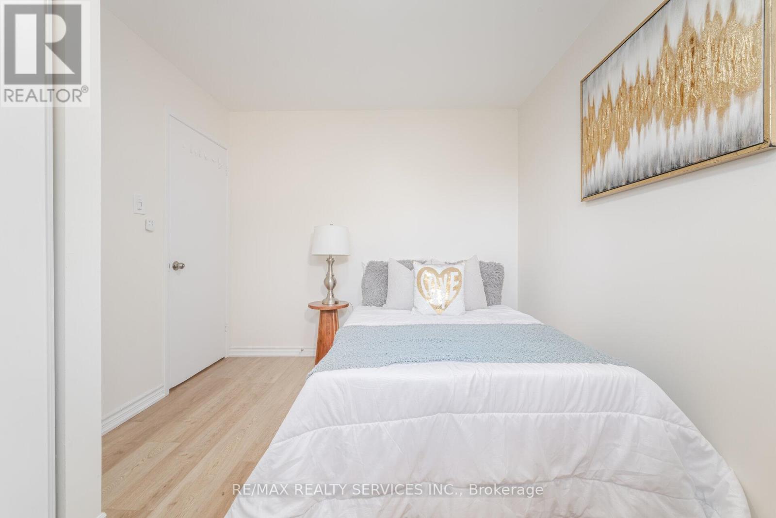 Photo 28 of 139 Rutherford Road N, Brampton ON