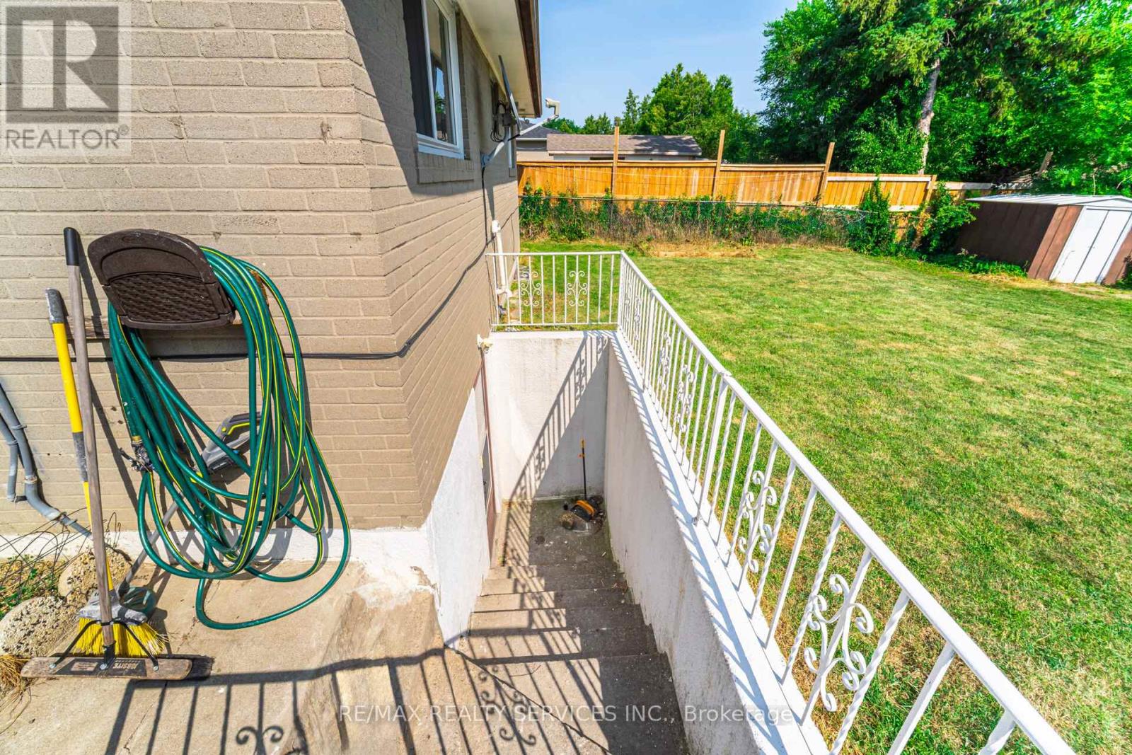 Photo 30 of 139 Rutherford Road N, Brampton ON