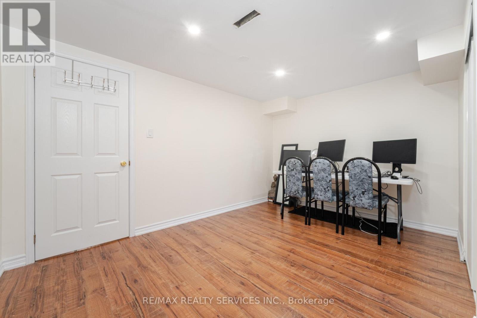 Photo 40 of 139 Rutherford Road N, Brampton ON