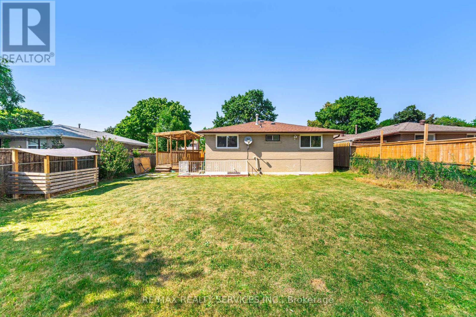 Photo 49 of 139 Rutherford Road N, Brampton ON