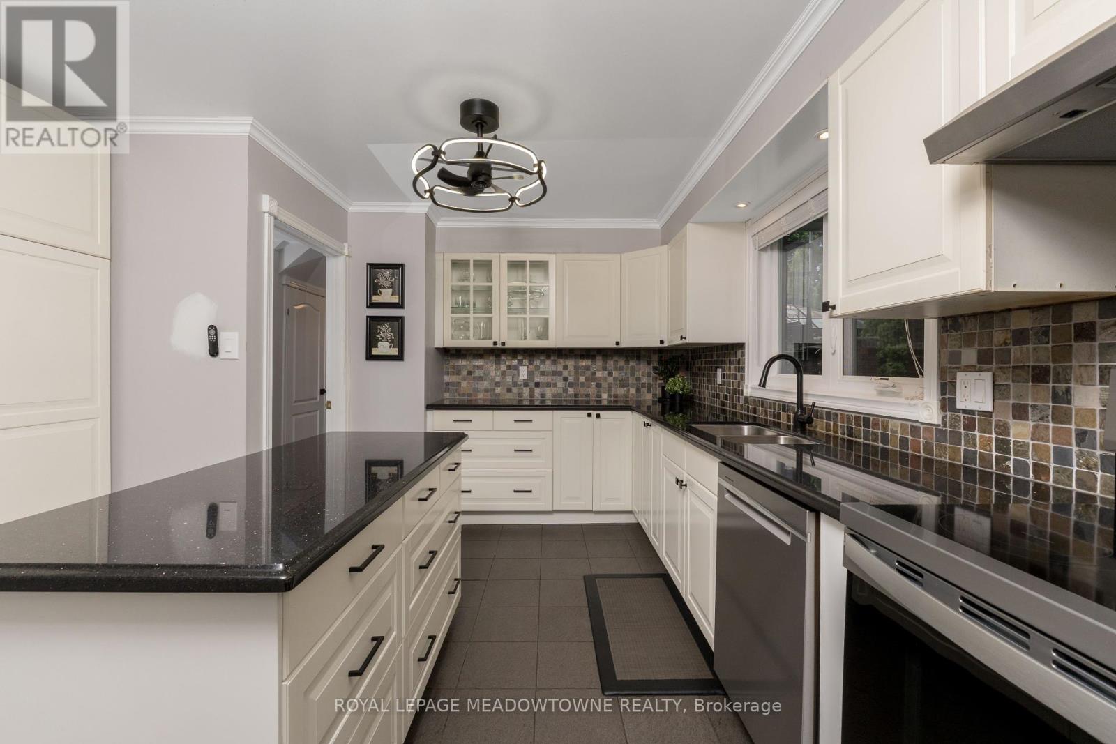 Photo 12 of 68 Mary Street, Halton Hills ON