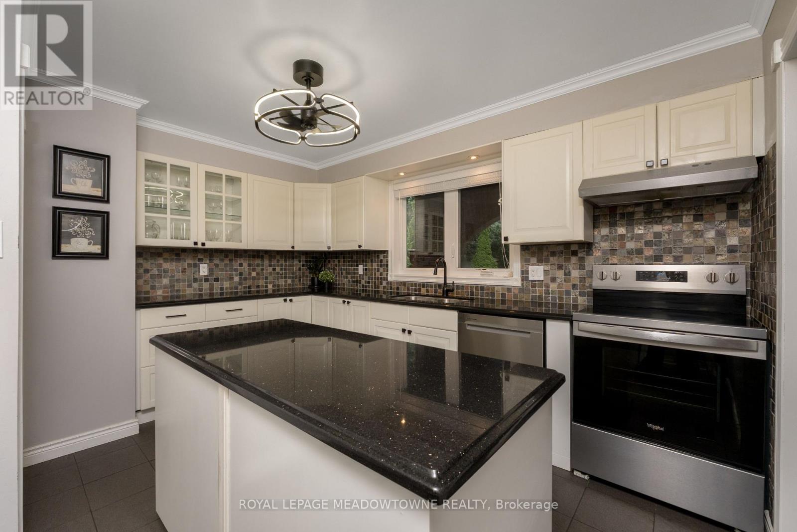 Photo 14 of 68 Mary Street, Halton Hills ON