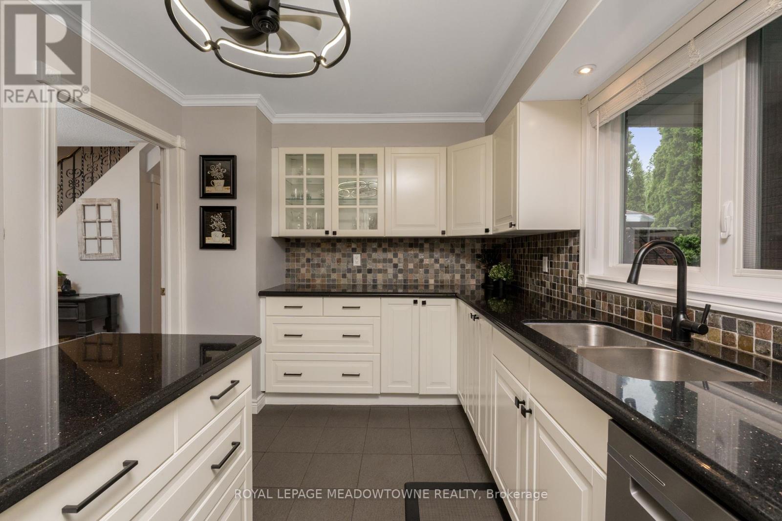 Photo 15 of 68 Mary Street, Halton Hills ON