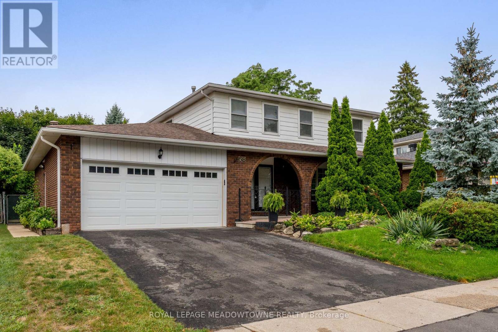 Photo 2 of 68 Mary Street, Halton Hills ON