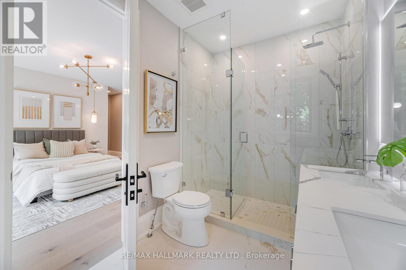 Photo 23 of 78 South Kingsway, Toronto ON