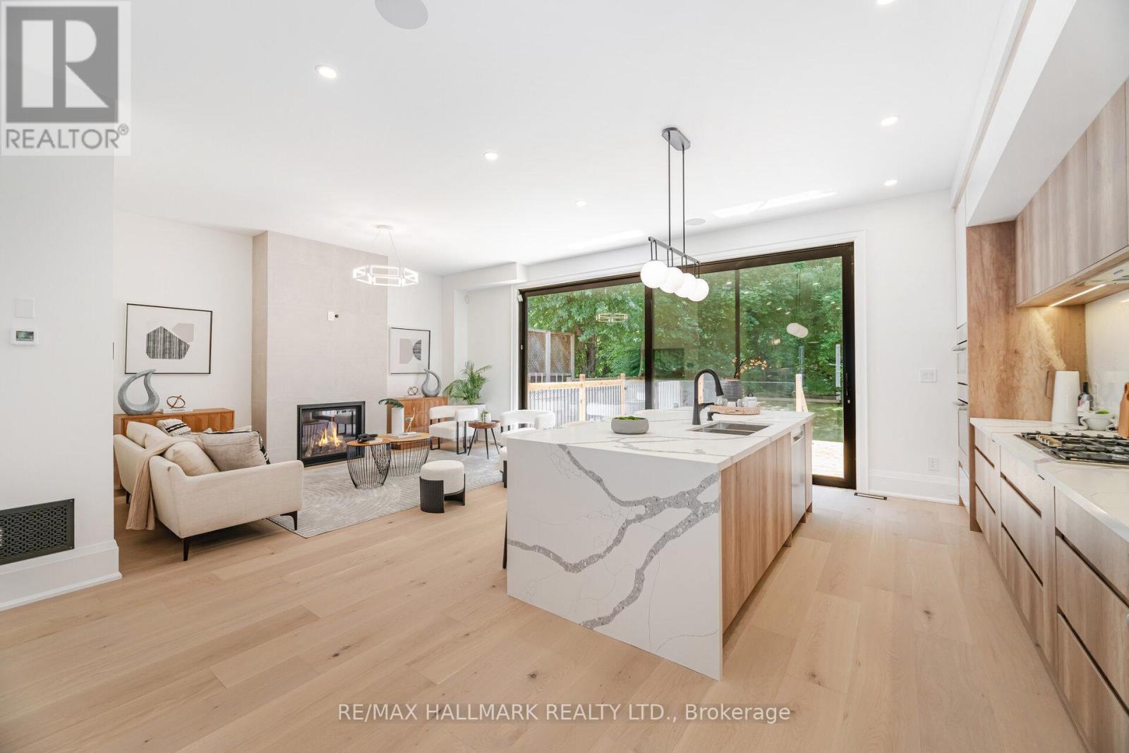 Photo 9 of 78 South Kingsway, Toronto ON