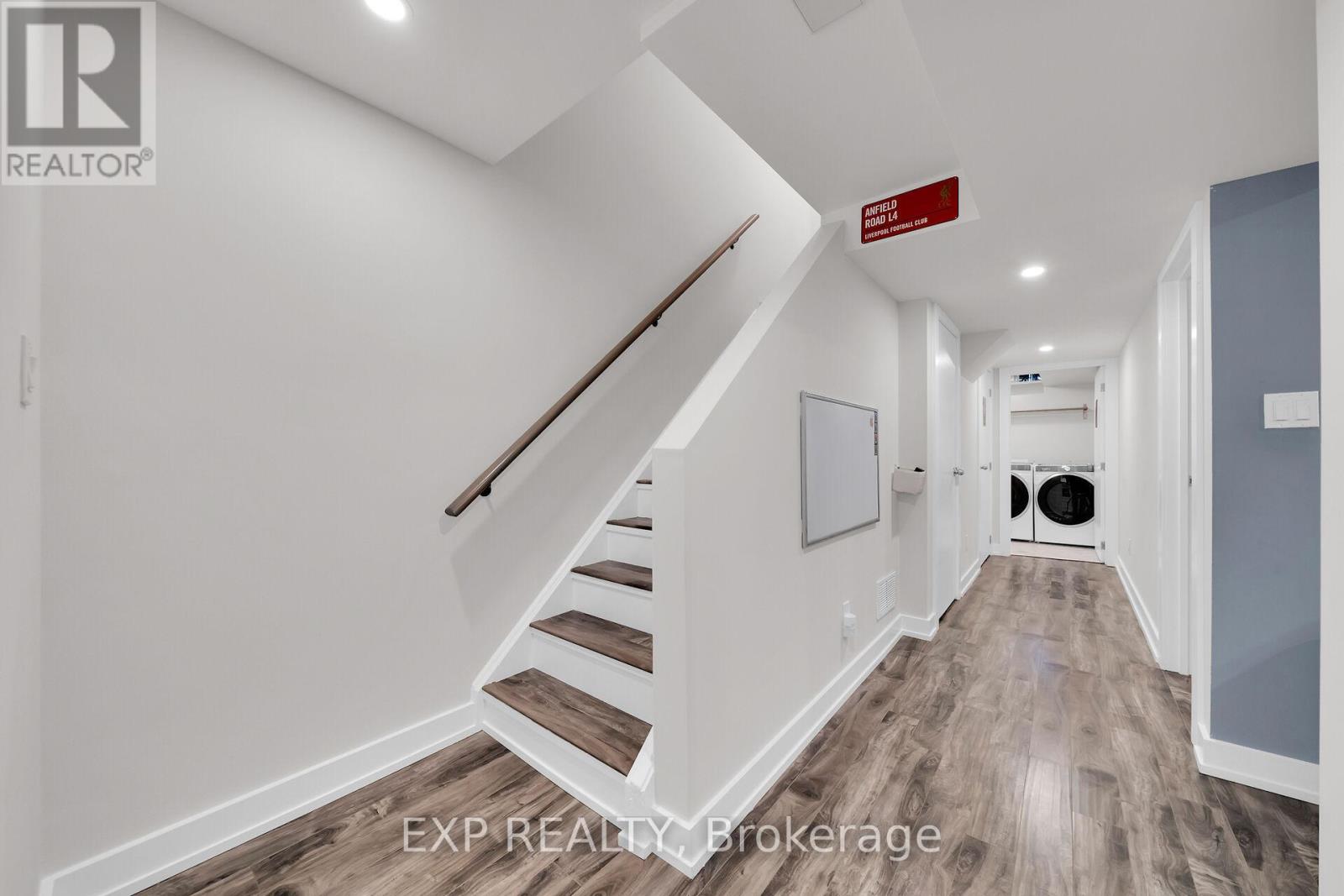Photo 32 of 5129 Lampman Avenue, Burlington ON