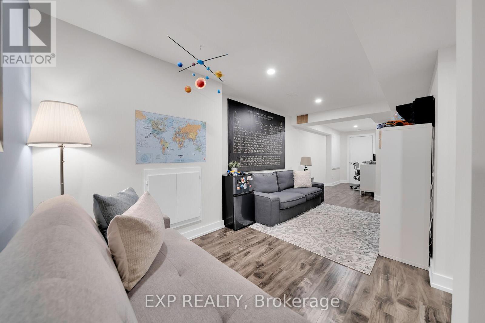 Photo 33 of 5129 Lampman Avenue, Burlington ON