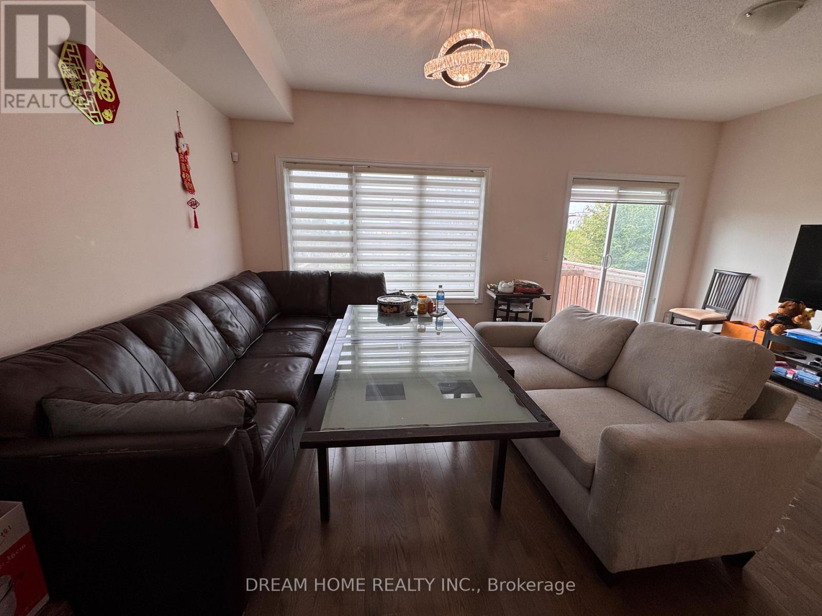 Photo 10 of 3048 Cascade Common, Oakville ON