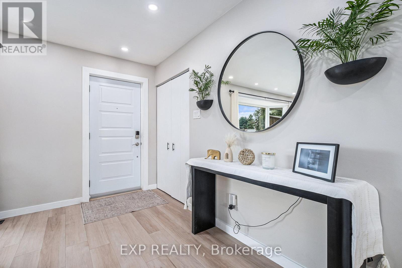 Bright entry with triplepane door and sleek design