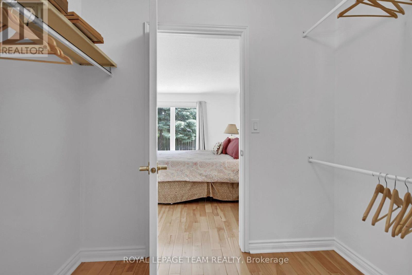 Photo 18 of 9 Weaver Crescent, Ottawa ON