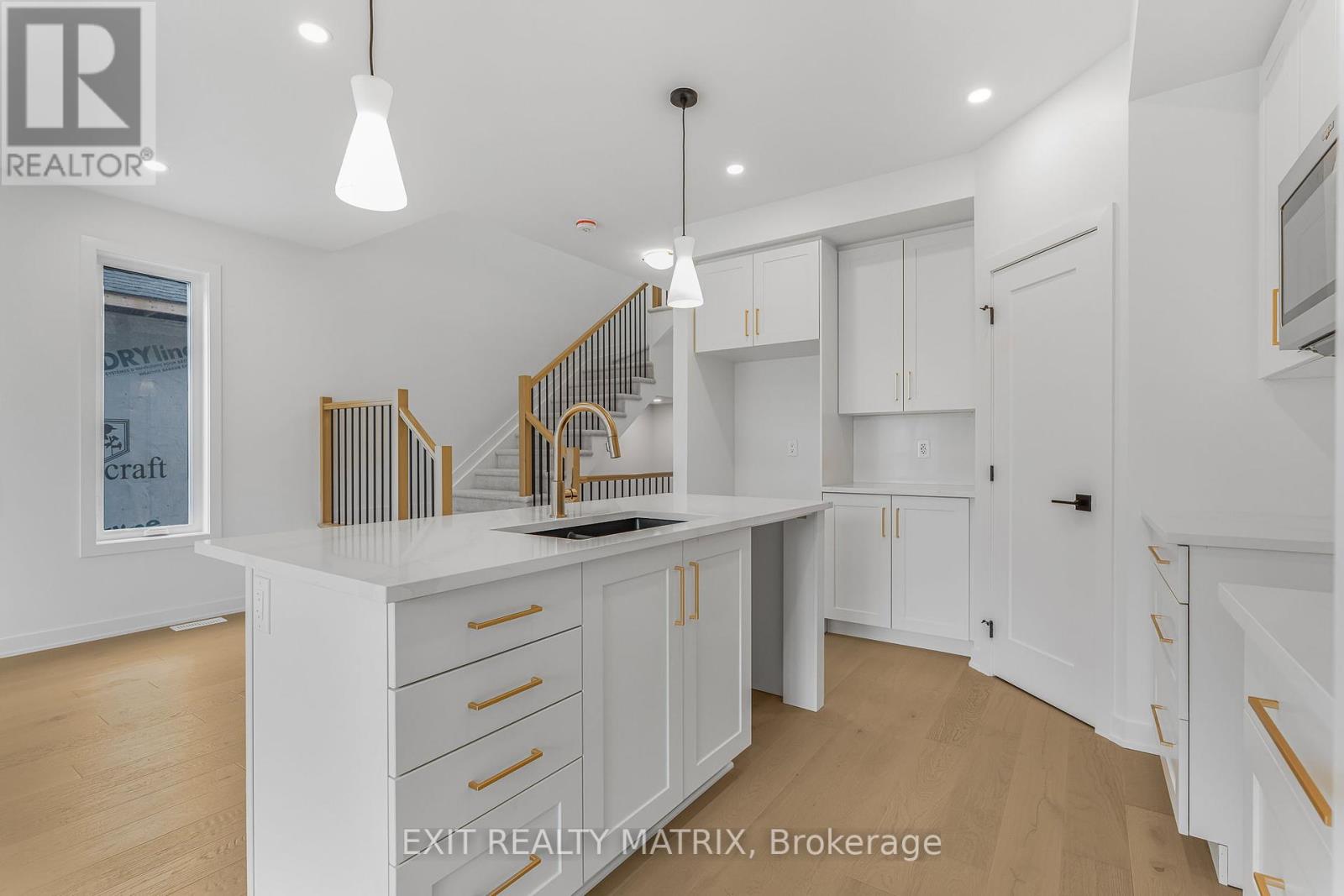 Photo 24 of 937 Cologne Street, Russell ON