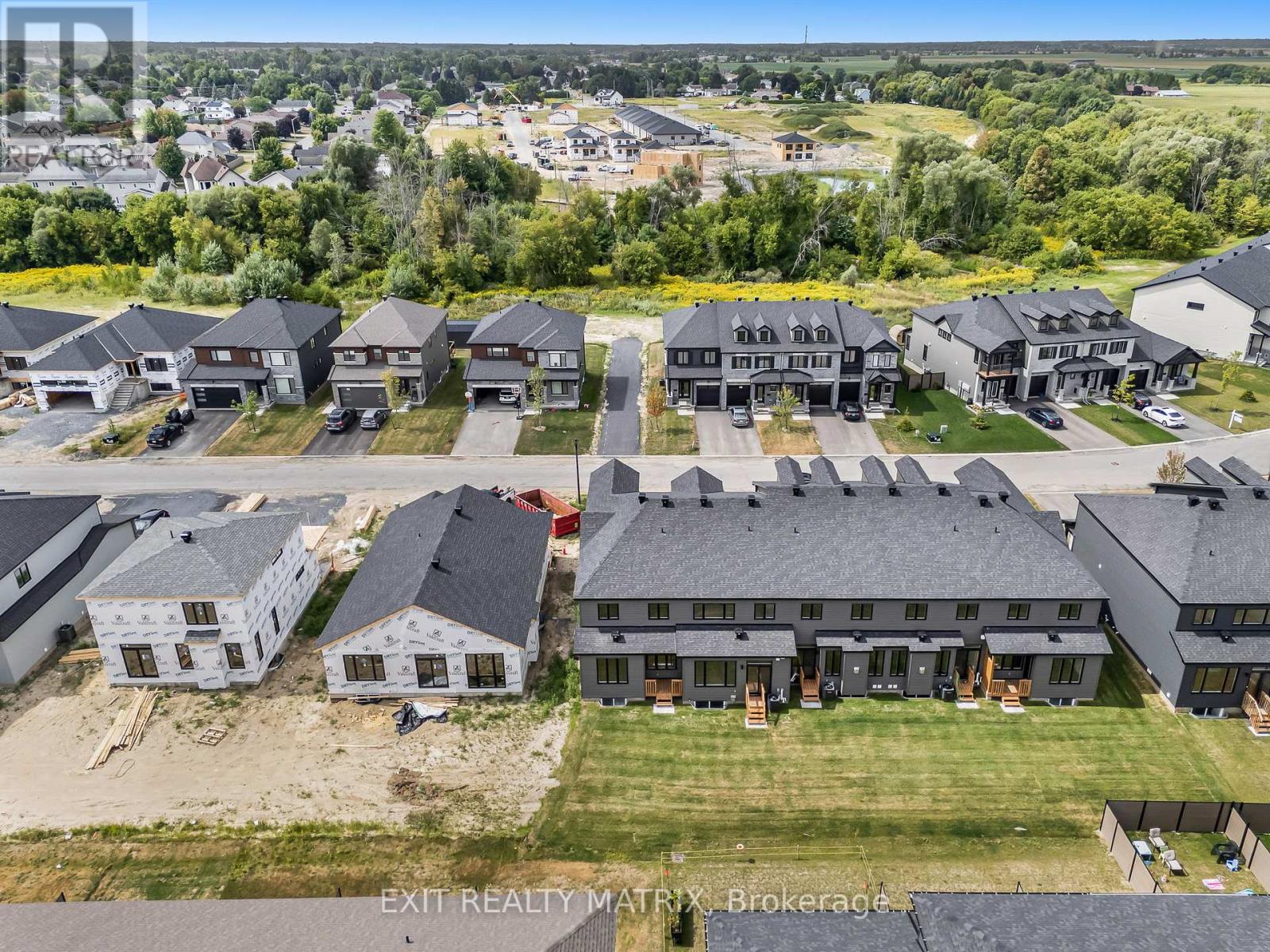 Photo 18 of 937 Cologne Street, Russell ON