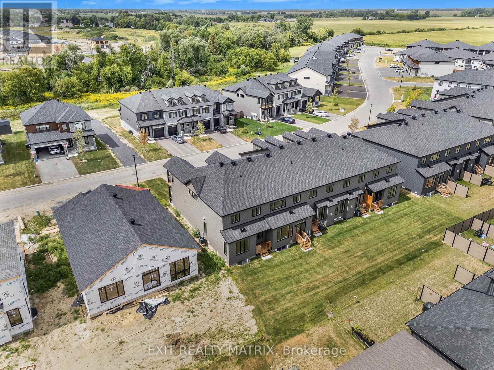 Photo 19 of 937 Cologne Street, Russell ON
