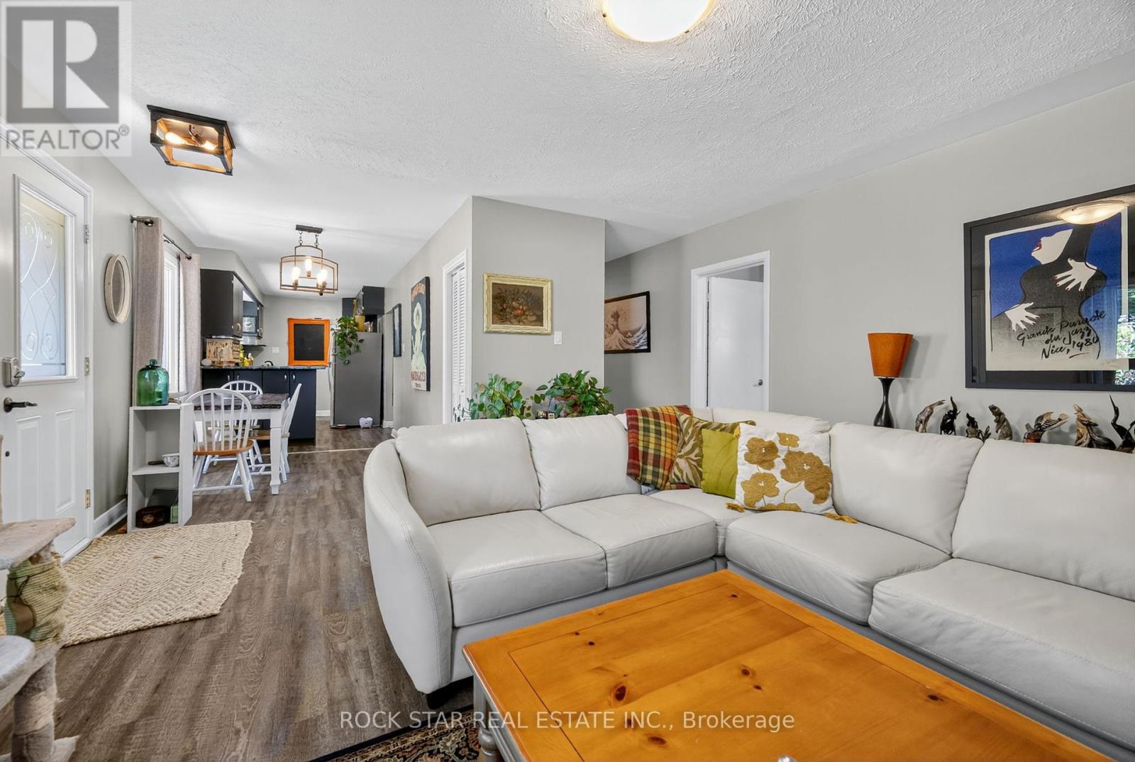 Photo 5 of 364 Beachwood Avenue, London South ON