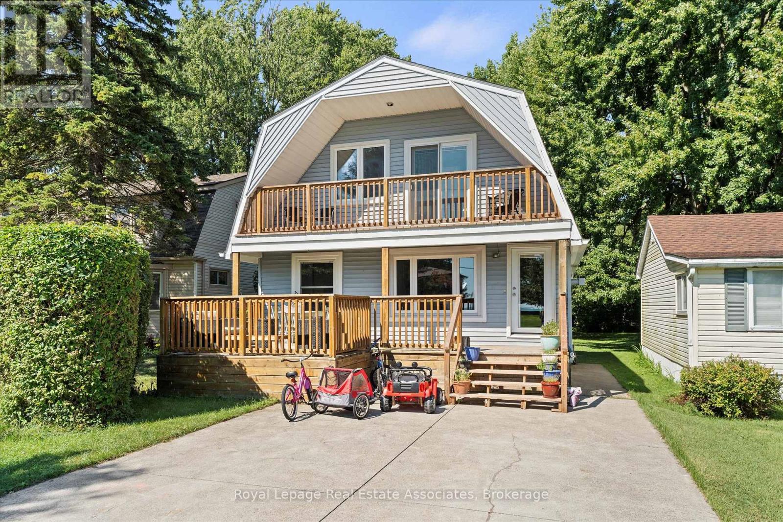 Photo 1 of 374 Lakewood Drive, Amherstburg ON