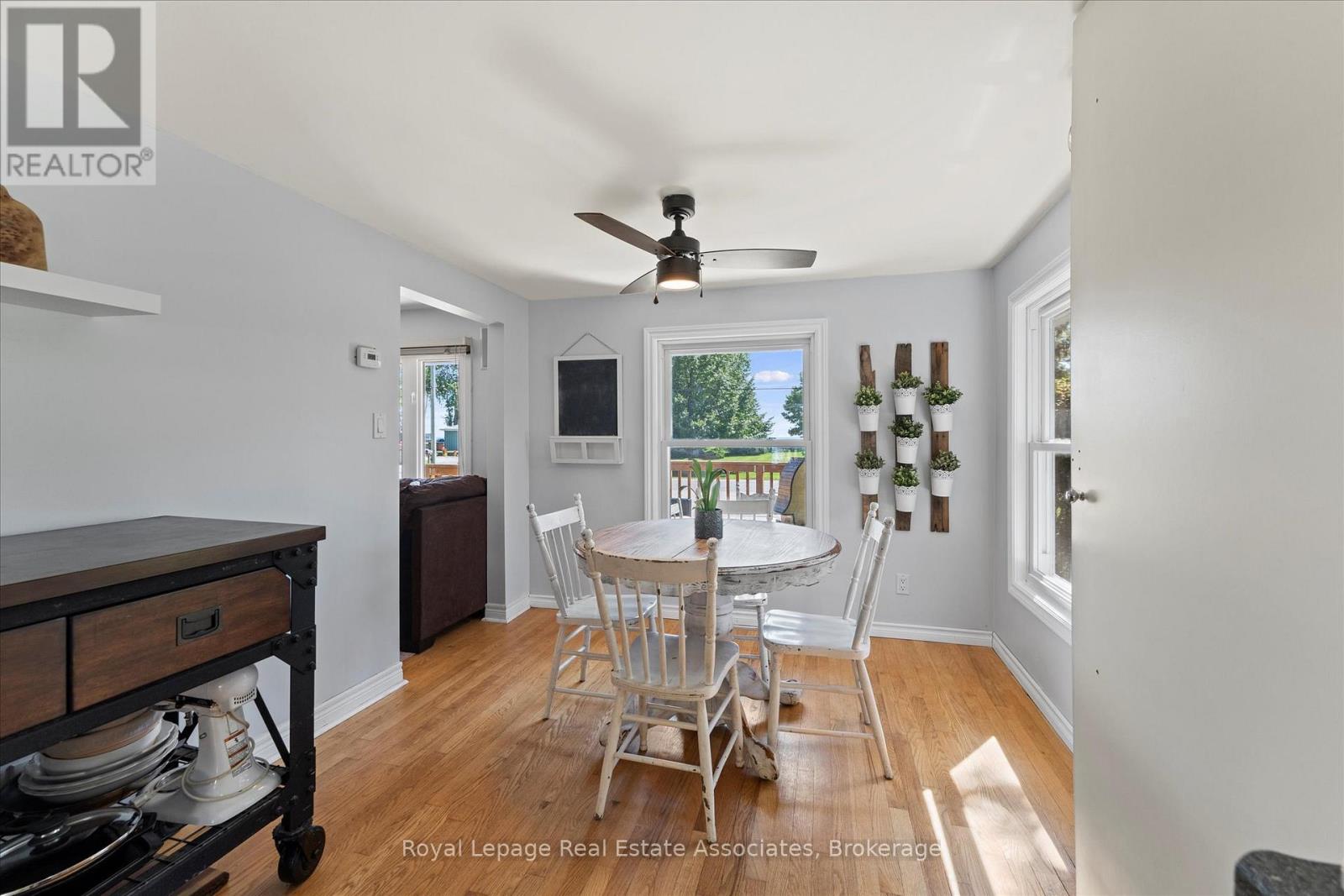 Photo 11 of 374 Lakewood Drive, Amherstburg ON